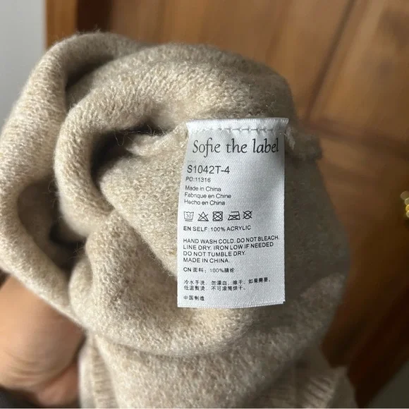 Cozy Beige Sweater with Bow Detail - Picture 5 of 6